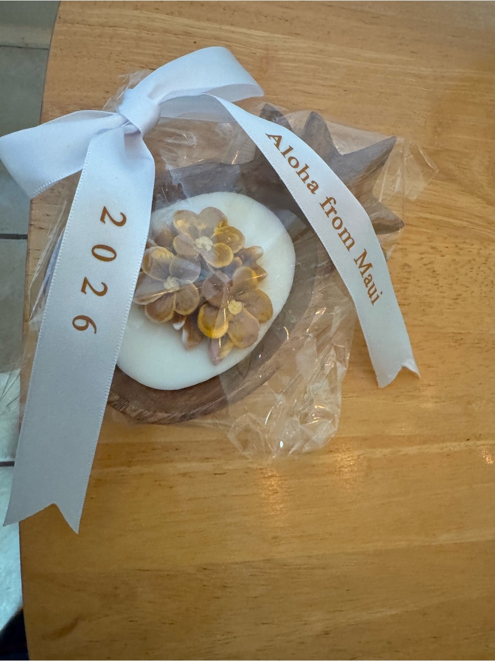 White & Gold Floral Party Favor - Home Party Supplies
